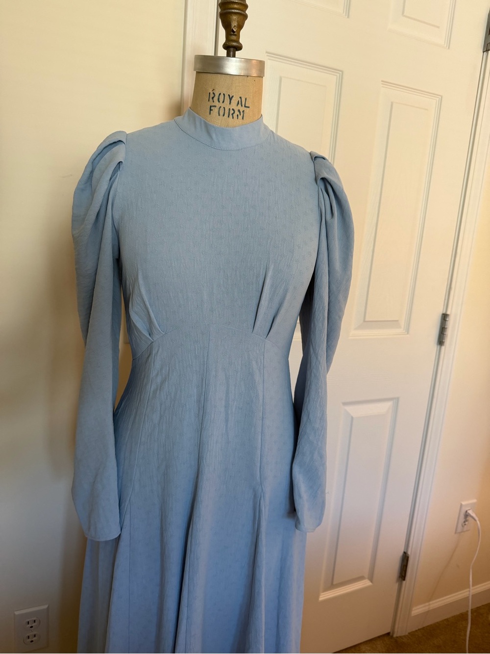Elegant Light Blue Long Sleeve Midi Dress
